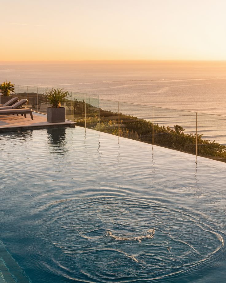 edgeless infinity pools with panoramic views